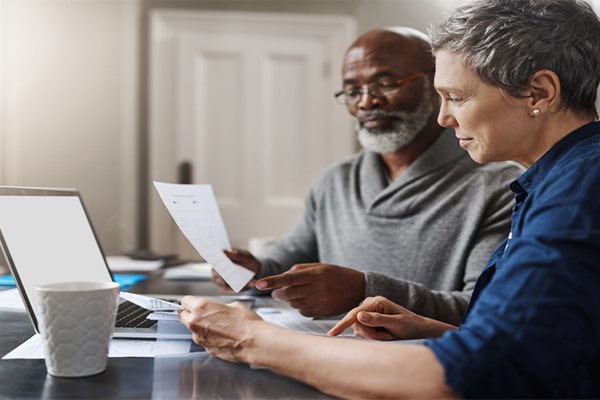 Retraite des salariés versus retraite dans la Fonction publique : y en a-t-il une plus favorable que l’autre ?