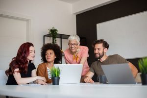 Faut-il en finir avec le concept de Génération au Travail ?