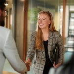 Les liens entre engagement et salaire pour la génération Z