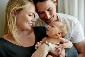 Le congé de naissance et le congé pour l’arrivée d’un enfant en vue de son adoption au bénéfice des agents publics