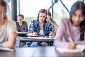 Comment les bacheliers 2025 vont redessiner le travail en 2030 ?