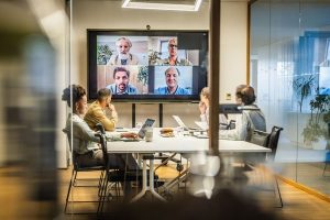 Sérendipité organisée : comment provoquer le hasard dans une ère hybride ?