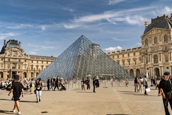 Démission dans la fonction publique : un acte partagé, entre responsabilité et continuité du service public