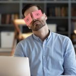 Humour au travail : où s’arrête la blague ? Où commence la faute ?